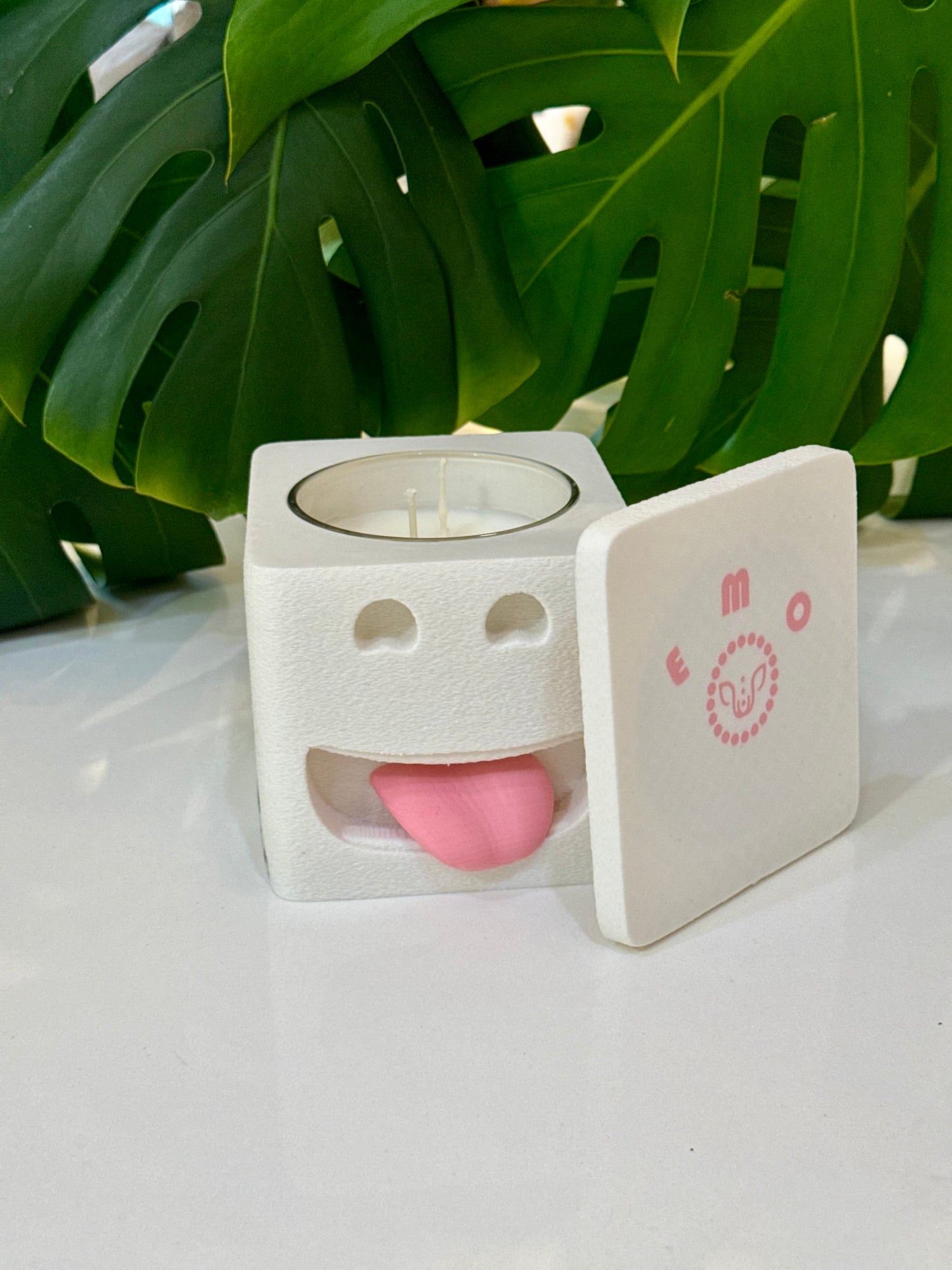 Emo - Smily Candle